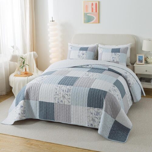 Soul & Lane Coastal Dream Cotton Pieced Quilt Set - Lot 9149