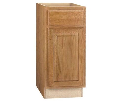 Hampton Bay Hampton 15 in. W x 24 in. D x 34.5 in. H Assembled Base Kitchen Cabinet in Medium Oak with Ball-Bearing Drawer Glides - Lot 105