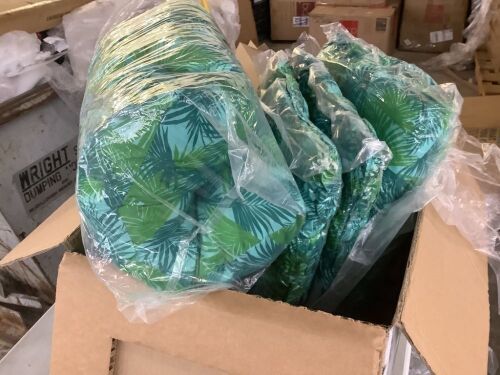 Chunful Tufted Back Patio Chair Cushion, Set of 4  - Lot 344