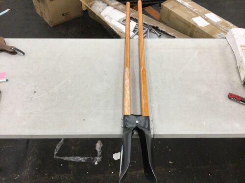 Anvil 47 in. L Wood Handle Steel Post Hole Digger - Lot 388