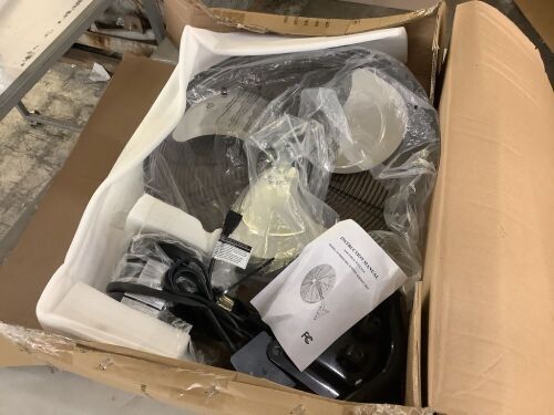 22" Industrial Wall Fan  - Lot 548