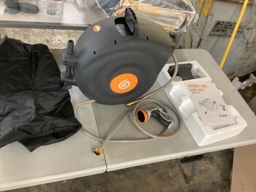 Retractable Garden Hose Reel with 1/2" x 100' Hose  - Lot 672