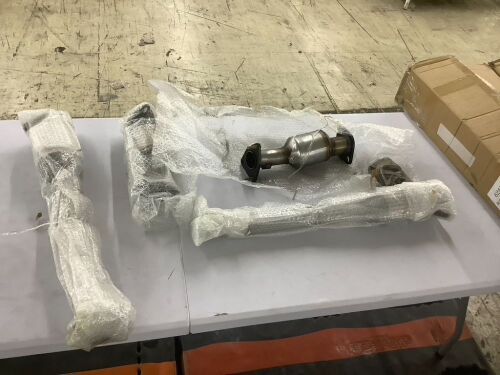 Exhaust Manifold, Unknown Fit  - Lot 261
