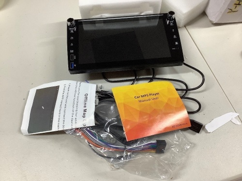 Auto mp5 player, usb ports, navigation - Lot 79