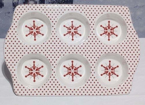 Holly Dot Muffin Pans- case of 6 - Lot 142