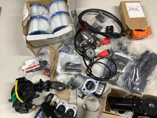Box of misc. auto parts - Lot 150