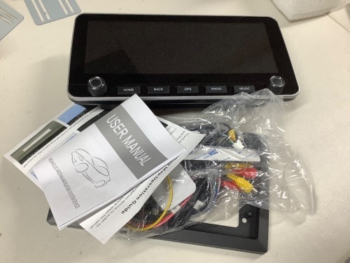 10.25" Carplay DSP Bluetooth GPS Mirror Link 2GB+32GB Car Radio Video MP5 Player - Lot 166