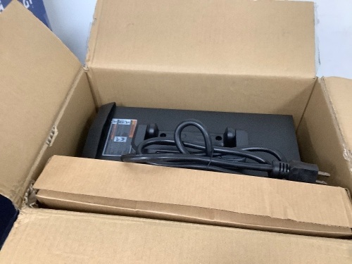 140A MIG Welder, 110V Flux Core MIG Welder/Stick/Lift TIG 3 in 1 Welding Machine with Large LED Digital Display - Lot 9372
