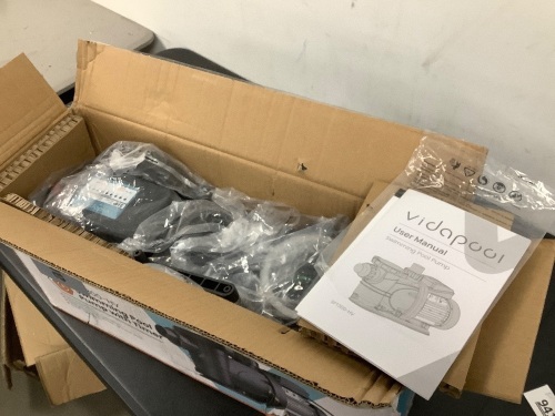 Vidapool Swimming Pool Pump with Timer - Lot 9411