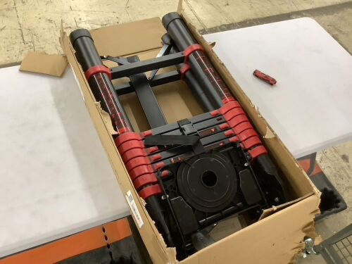 Aluminum 2.5+2.5M Telescopic Ladder - Lot 149