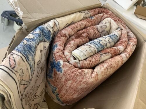 Washable Area Rug, Approx 8' x 10'  - Lot 542