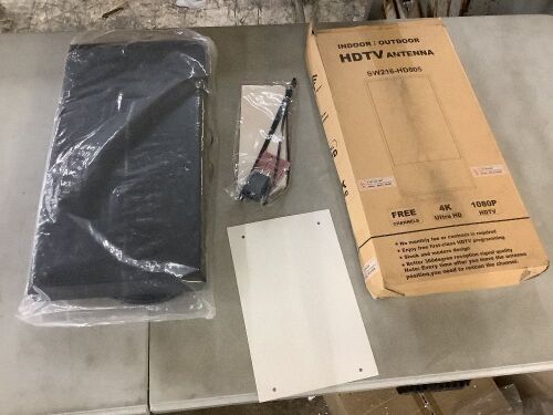 Indoor/Outdoor HDTV Antenna  - Lot 693