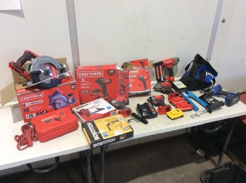 Large Lot of E-Comm Return Tools - Lot 558