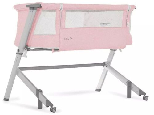 Dream On Me Skylar Bassinet and Bedside Sleeper  - Lot 649