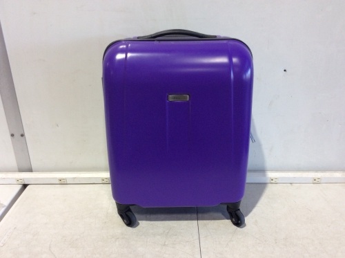 Sydney 20" Medium Hard-Case Luggage with Wheels - Lot 757