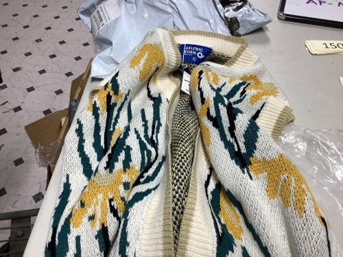 Aelfric Eden cardigan-apricot size small - Lot 149