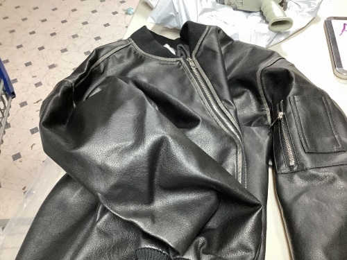 Aelfric Eden black zip up jacket size medium - Lot 152