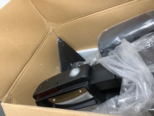 Set of Two Towing Mirrors - Lot 10077