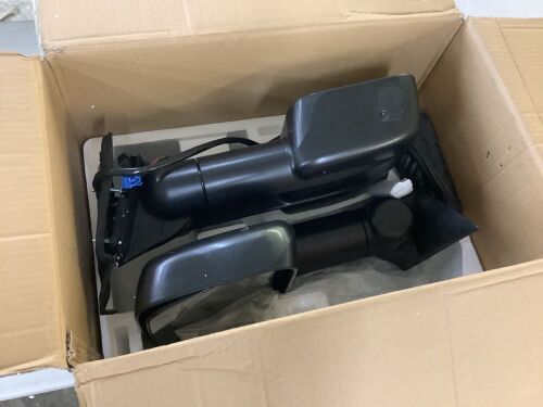 Pair of Towing Mirrors  - Lot 246