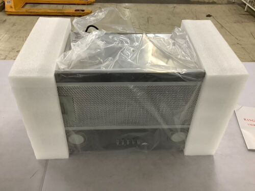 20" Range Hood Insert - Lot 680