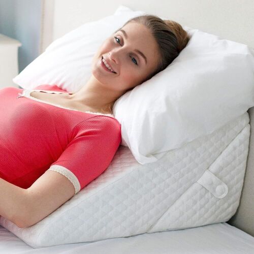 Adjustable Bed Wedge Pillow  - Lot 706