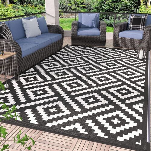 Genimo Outdoor Plastic Straw Rug 8x10 - Lot 294