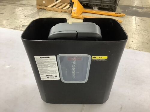 Bonsaii 8-Sheet Cross Cut Paper Shredder - Lot 404