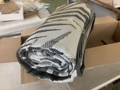 Outdoor Area Rug, Approx 8 x 10  - Lot 211