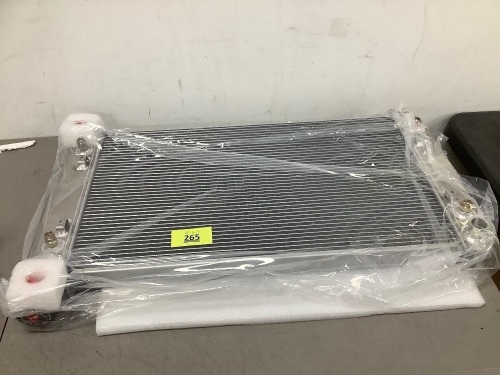 28 inch Radidor for 98-99 Chevy/GMC - Lot 265