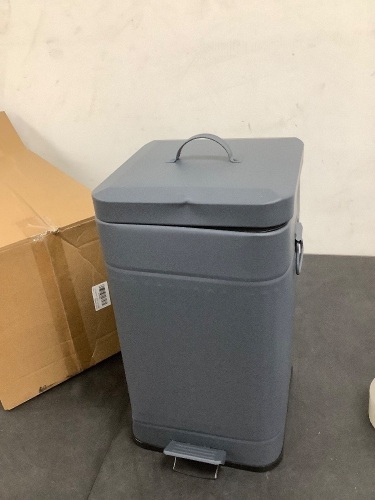Dog Poop Trash Can - Lot 371