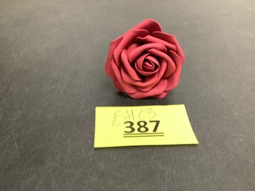 Box Of Single Roses - Lot 387