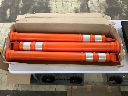 Set of 3 Safety Posts  - Lot 588