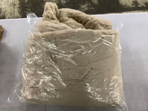 Orinova 8' Round Fluffy Area Rug - Lot 603