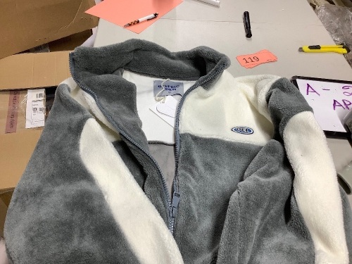 Aelfric Eden Medium gray and white fleece zip front jacket - Lot 118