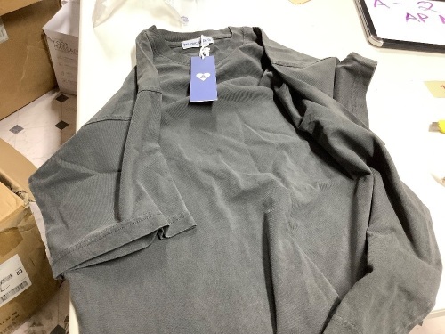 Aelfric Eden medium gray t-shirt - Lot 120