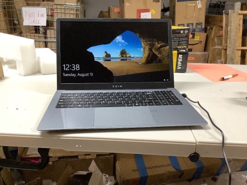  Laptop• Model: M15•RAM: 4GB• Screen: 15 6 inch•ROM: 128GB• Processor: Celer. qi à-Core•N.W: 1.6 KG• Graphics card: integral•G.W: 2.14 KG - Lot 15
