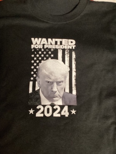 TRUMP t-shirt size XL tall - Lot 253