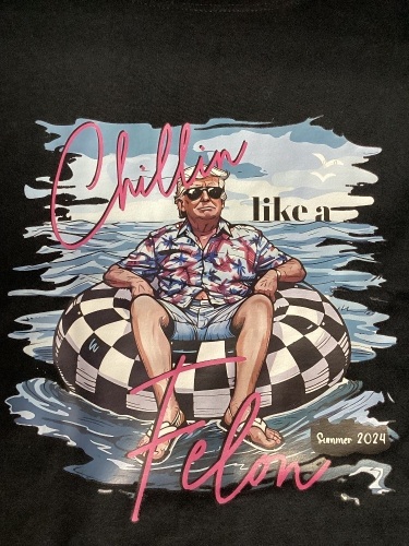 TRUMP t-shirt size Large - Lot 261