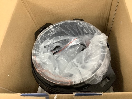 Eletric Pressure Cooker - Lot 607