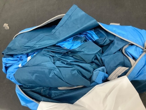 COMMOUDS Blue Tent - Lot 618