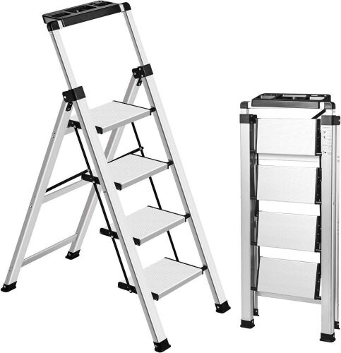Aluminum 4 Step Ladder, 330lb Capacity  - Lot 645