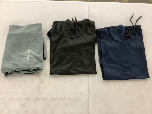 Lot of (3) Hooded T Shirts  - Lot 659