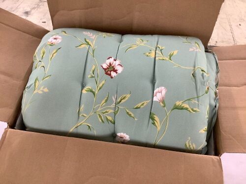 Outdoor Furniture Cushion - Lot 510