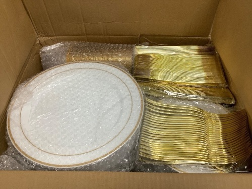 Gold | Premium Heavyweight Plastic TABLEWARE SET - Lot 1323