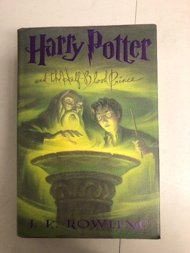 Harry Potter & the Half Blood Prince Hardback Book, Like New, Sold as is - Lot 31