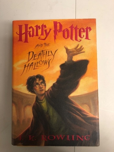Harry Potter & the Deathly Hallows Hardback Book, Like new, Sold as is - Lot 40