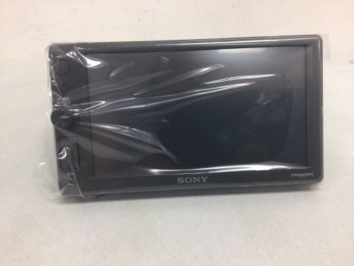 Apple CarPlay Media Receiver with BLUETOOTH, E-Comm Return - Lot 179Y