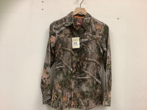 She Outdoor Womens Button Down, Small, Appears New - Lot 209