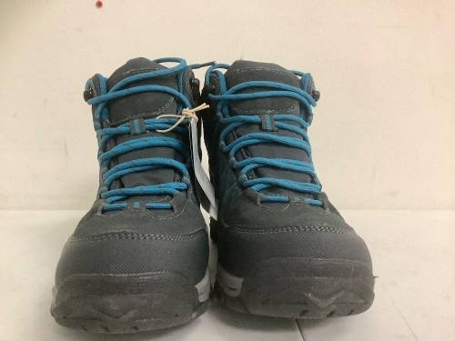 Waterproof Womens Hiking Boots, Size 7, Appears New - Lot 322