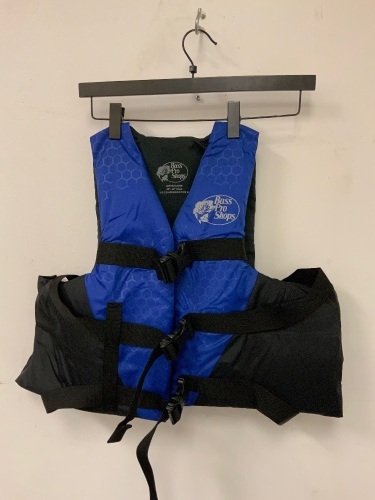 Life Vest, L/XL, E-Comm Return - Lot 406